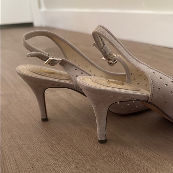 Elegant Beige Peep-Toe Heels - Picture 5 of 6